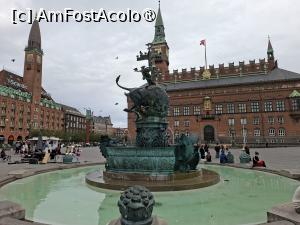 [P38] Copenhaga, Piața Primăriei, Fântâna Dragonului » foto by mprofeanu
 - 
<span class="allrVoted glyphicon glyphicon-heart hidden" id="av1506251"></span>
<a class="m-l-10 hidden" id="sv1506251" onclick="voting_Foto_DelVot(,1506251,3497)" role="button">șterge vot <span class="glyphicon glyphicon-remove"></span></a>
<a id="v91506251" class=" c-red"  onclick="voting_Foto_SetVot(1506251)" role="button"><span class="glyphicon glyphicon-heart-empty"></span> <b>LIKE</b> = Votează poza</a> <img class="hidden"  id="f1506251W9" src="/imagini/loader.gif" border="0" /><span class="AjErrMes hidden" id="e1506251ErM"></span>