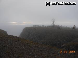 [P14] Nordkapp - Globul Pământesc, monument înălţat pe stânca abruptă, la 307 metri deasupra Oceanului Arctic.  » foto by iulianic
 - 
<span class="allrVoted glyphicon glyphicon-heart hidden" id="av456088"></span>
<a class="m-l-10 hidden" id="sv456088" onclick="voting_Foto_DelVot(,456088,3499)" role="button">șterge vot <span class="glyphicon glyphicon-remove"></span></a>
<a id="v9456088" class=" c-red"  onclick="voting_Foto_SetVot(456088)" role="button"><span class="glyphicon glyphicon-heart-empty"></span> <b>LIKE</b> = Votează poza</a> <img class="hidden"  id="f456088W9" src="/imagini/loader.gif" border="0" /><span class="AjErrMes hidden" id="e456088ErM"></span>