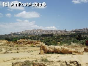 [P27] Unul dintre telamoni, templul lui Zeus şi Agrigento modern în zare » foto by irinad
 - 
<span class="allrVoted glyphicon glyphicon-heart hidden" id="av877752"></span>
<a class="m-l-10 hidden" id="sv877752" onclick="voting_Foto_DelVot(,877752,3503)" role="button">șterge vot <span class="glyphicon glyphicon-remove"></span></a>
<a id="v9877752" class=" c-red"  onclick="voting_Foto_SetVot(877752)" role="button"><span class="glyphicon glyphicon-heart-empty"></span> <b>LIKE</b> = Votează poza</a> <img class="hidden"  id="f877752W9" src="/imagini/loader.gif" border="0" /><span class="AjErrMes hidden" id="e877752ErM"></span>