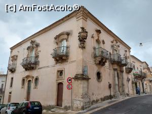 [P28] Ragusa, ne îndreptăm spre punctul de belvedere spre Ragusa Ibla-aici, Palazzo Zacco. » foto by maryka
 - 
<span class="allrVoted glyphicon glyphicon-heart hidden" id="av1334095"></span>
<a class="m-l-10 hidden" id="sv1334095" onclick="voting_Foto_DelVot(,1334095,3509)" role="button">șterge vot <span class="glyphicon glyphicon-remove"></span></a>
<a id="v91334095" class=" c-red"  onclick="voting_Foto_SetVot(1334095)" role="button"><span class="glyphicon glyphicon-heart-empty"></span> <b>LIKE</b> = Votează poza</a> <img class="hidden"  id="f1334095W9" src="/imagini/loader.gif" border="0" /><span class="AjErrMes hidden" id="e1334095ErM"></span>