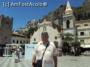 [P03] Taormina - Piazza IX Aprile, cu Porta di Mezzo şi biserica San Giuseppe.  » foto by Carmen Ion
 - 
<span class="allrVoted glyphicon glyphicon-heart hidden" id="av712087"></span>
<a class="m-l-10 hidden" id="sv712087" onclick="voting_Foto_DelVot(,712087,3509)" role="button">șterge vot <span class="glyphicon glyphicon-remove"></span></a>
<a id="v9712087" class=" c-red"  onclick="voting_Foto_SetVot(712087)" role="button"><span class="glyphicon glyphicon-heart-empty"></span> <b>LIKE</b> = Votează poza</a> <img class="hidden"  id="f712087W9" src="/imagini/loader.gif" border="0" /><span class="AjErrMes hidden" id="e712087ErM"></span>