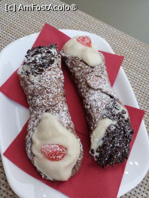 [P11] Delicioşii cannoli » foto by Marius 72
 - 
<span class="allrVoted glyphicon glyphicon-heart hidden" id="av1420218"></span>
<a class="m-l-10 hidden" id="sv1420218" onclick="voting_Foto_DelVot(,1420218,3509)" role="button">șterge vot <span class="glyphicon glyphicon-remove"></span></a>
<a id="v91420218" class=" c-red"  onclick="voting_Foto_SetVot(1420218)" role="button"><span class="glyphicon glyphicon-heart-empty"></span> <b>LIKE</b> = Votează poza</a> <img class="hidden"  id="f1420218W9" src="/imagini/loader.gif" border="0" /><span class="AjErrMes hidden" id="e1420218ErM"></span>