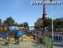 [P18] Exista si loc pentru spectatori sau pentru parintii care isi supravegheaza copii , in spate Biserica Crestina » foto by ionescunic
 - 
<span class="allrVoted glyphicon glyphicon-heart hidden" id="av65125"></span>
<a class="m-l-10 hidden" id="sv65125" onclick="voting_Foto_DelVot(,65125,3511)" role="button">șterge vot <span class="glyphicon glyphicon-remove"></span></a>
<a id="v965125" class=" c-red"  onclick="voting_Foto_SetVot(65125)" role="button"><span class="glyphicon glyphicon-heart-empty"></span> <b>LIKE</b> = Votează poza</a> <img class="hidden"  id="f65125W9" src="/imagini/loader.gif" border="0" /><span class="AjErrMes hidden" id="e65125ErM"></span>