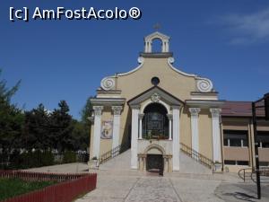 [P22] Lângă Cimitirul de onoare Pro Patria - București, Biserica Sf. Tereza. » foto by iulianic
 - 
<span class="allrVoted glyphicon glyphicon-heart hidden" id="av1225727"></span>
<a class="m-l-10 hidden" id="sv1225727" onclick="voting_Foto_DelVot(,1225727,3511)" role="button">șterge vot <span class="glyphicon glyphicon-remove"></span></a>
<a id="v91225727" class=" c-red"  onclick="voting_Foto_SetVot(1225727)" role="button"><span class="glyphicon glyphicon-heart-empty"></span> <b>LIKE</b> = Votează poza</a> <img class="hidden"  id="f1225727W9" src="/imagini/loader.gif" border="0" /><span class="AjErrMes hidden" id="e1225727ErM"></span>