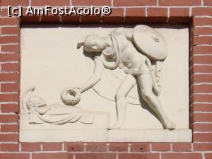 [P04] Cimitirul de onoare Pro Patria - București. Basorelief în dreapta intrării. » foto by iulianic
 - 
<span class="allrVoted glyphicon glyphicon-heart hidden" id="av1225709"></span>
<a class="m-l-10 hidden" id="sv1225709" onclick="voting_Foto_DelVot(,1225709,3511)" role="button">șterge vot <span class="glyphicon glyphicon-remove"></span></a>
<a id="v91225709" class=" c-red"  onclick="voting_Foto_SetVot(1225709)" role="button"><span class="glyphicon glyphicon-heart-empty"></span> <b>LIKE</b> = Votează poza</a> <img class="hidden"  id="f1225709W9" src="/imagini/loader.gif" border="0" /><span class="AjErrMes hidden" id="e1225709ErM"></span>