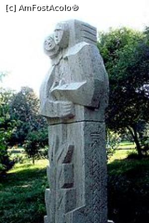 [P22] Sculptură în piatră de I.Vlasiu  în parcul Floreasca » foto by Michi
 - 
<span class="allrVoted glyphicon glyphicon-heart hidden" id="av1290994"></span>
<a class="m-l-10 hidden" id="sv1290994" onclick="voting_Foto_DelVot(,1290994,3511)" role="button">șterge vot <span class="glyphicon glyphicon-remove"></span></a>
<a id="v91290994" class=" c-red"  onclick="voting_Foto_SetVot(1290994)" role="button"><span class="glyphicon glyphicon-heart-empty"></span> <b>LIKE</b> = Votează poza</a> <img class="hidden"  id="f1290994W9" src="/imagini/loader.gif" border="0" /><span class="AjErrMes hidden" id="e1290994ErM"></span>
