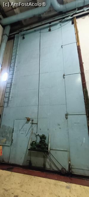 [P17] Uși metalice spre depozitele unde sunt stocate decorurile. » foto by tata123 🔱
 - 
<span class="allrVoted glyphicon glyphicon-heart hidden" id="av1515568"></span>
<a class="m-l-10 hidden" id="sv1515568" onclick="voting_Foto_DelVot(,1515568,3511)" role="button">șterge vot <span class="glyphicon glyphicon-remove"></span></a>
<a id="v91515568" class=" c-red"  onclick="voting_Foto_SetVot(1515568)" role="button"><span class="glyphicon glyphicon-heart-empty"></span> <b>LIKE</b> = Votează poza</a> <img class="hidden"  id="f1515568W9" src="/imagini/loader.gif" border="0" /><span class="AjErrMes hidden" id="e1515568ErM"></span>