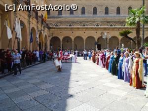 [P26] La Monreale, în fața catedralei, am asistat la reconstituirea unei sărbători medievale.  » foto by Carmen Ion
 - 
<span class="allrVoted glyphicon glyphicon-heart hidden" id="av1081955"></span>
<a class="m-l-10 hidden" id="sv1081955" onclick="voting_Foto_DelVot(,1081955,3527)" role="button">șterge vot <span class="glyphicon glyphicon-remove"></span></a>
<a id="v91081955" class=" c-red"  onclick="voting_Foto_SetVot(1081955)" role="button"><span class="glyphicon glyphicon-heart-empty"></span> <b>LIKE</b> = Votează poza</a> <img class="hidden"  id="f1081955W9" src="/imagini/loader.gif" border="0" /><span class="AjErrMes hidden" id="e1081955ErM"></span>