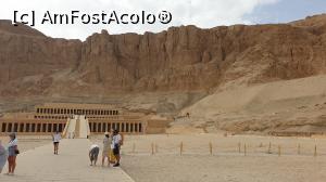 [P15] Deir Al-Bahari - Templul reginei Hatshepsut, profilat pe muntele stâncos » foto by k-lator
 - 
<span class="allrVoted glyphicon glyphicon-heart hidden" id="av1227451"></span>
<a class="m-l-10 hidden" id="sv1227451" onclick="voting_Foto_DelVot(,1227451,3529)" role="button">șterge vot <span class="glyphicon glyphicon-remove"></span></a>
<a id="v91227451" class=" c-red"  onclick="voting_Foto_SetVot(1227451)" role="button"><span class="glyphicon glyphicon-heart-empty"></span> <b>LIKE</b> = Votează poza</a> <img class="hidden"  id="f1227451W9" src="/imagini/loader.gif" border="0" /><span class="AjErrMes hidden" id="e1227451ErM"></span>