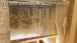 [P30] Mormântul Ramses III (KV11)– scenă cu zeul Horus, reprezentat cu cap de șoim și Atum, zeul renașterii (stând spate-n-spate) » foto by k-lator
 - 
<span class="allrVoted glyphicon glyphicon-heart hidden" id="av1227466"></span>
<a class="m-l-10 hidden" id="sv1227466" onclick="voting_Foto_DelVot(,1227466,3529)" role="button">șterge vot <span class="glyphicon glyphicon-remove"></span></a>
<a id="v91227466" class=" c-red"  onclick="voting_Foto_SetVot(1227466)" role="button"><span class="glyphicon glyphicon-heart-empty"></span> <b>LIKE</b> = Votează poza</a> <img class="hidden"  id="f1227466W9" src="/imagini/loader.gif" border="0" /><span class="AjErrMes hidden" id="e1227466ErM"></span>