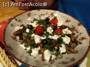 [P45] Salata hrisca, la Restaurant Javorina » foto by Testosu'
 - 
<span class="allrVoted glyphicon glyphicon-heart hidden" id="av973490"></span>
<a class="m-l-10 hidden" id="sv973490" onclick="voting_Foto_DelVot(,973490,3535)" role="button">șterge vot <span class="glyphicon glyphicon-remove"></span></a>
<a id="v9973490" class=" c-red"  onclick="voting_Foto_SetVot(973490)" role="button"><span class="glyphicon glyphicon-heart-empty"></span> <b>LIKE</b> = Votează poza</a> <img class="hidden"  id="f973490W9" src="/imagini/loader.gif" border="0" /><span class="AjErrMes hidden" id="e973490ErM"></span>