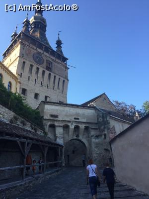 [P05] Sighisoara-intrarea în cetate » foto by Gabise
 - 
<span class="allrVoted glyphicon glyphicon-heart hidden" id="av766791"></span>
<a class="m-l-10 hidden" id="sv766791" onclick="voting_Foto_DelVot(,766791,3541)" role="button">șterge vot <span class="glyphicon glyphicon-remove"></span></a>
<a id="v9766791" class=" c-red"  onclick="voting_Foto_SetVot(766791)" role="button"><span class="glyphicon glyphicon-heart-empty"></span> <b>LIKE</b> = Votează poza</a> <img class="hidden"  id="f766791W9" src="/imagini/loader.gif" border="0" /><span class="AjErrMes hidden" id="e766791ErM"></span>