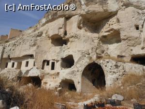 [P14] Cappadocia - Çavuşin, foste locuințe în stâncă.  » foto by iulianic
 - 
<span class="allrVoted glyphicon glyphicon-heart hidden" id="av1125070"></span>
<a class="m-l-10 hidden" id="sv1125070" onclick="voting_Foto_DelVot(,1125070,3573)" role="button">șterge vot <span class="glyphicon glyphicon-remove"></span></a>
<a id="v91125070" class=" c-red"  onclick="voting_Foto_SetVot(1125070)" role="button"><span class="glyphicon glyphicon-heart-empty"></span> <b>LIKE</b> = Votează poza</a> <img class="hidden"  id="f1125070W9" src="/imagini/loader.gif" border="0" /><span class="AjErrMes hidden" id="e1125070ErM"></span>