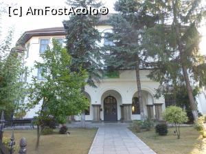 [P33] R&acirc;mnicu V&acirc;lcea - Colegiul Național "Mircea cel Bătr&acirc;n". » foto by iulianic
 - 
<span class="allrVoted glyphicon glyphicon-heart hidden" id="av1254829"></span>
<a class="m-l-10 hidden" id="sv1254829" onclick="voting_Foto_DelVot(,1254829,3601)" role="button">șterge vot <span class="glyphicon glyphicon-remove"></span></a>
<a id="v91254829" class=" c-red"  onclick="voting_Foto_SetVot(1254829)" role="button"><span class="glyphicon glyphicon-heart-empty"></span> <b>LIKE</b> = Votează poza</a> <img class="hidden"  id="f1254829W9" src="/imagini/loader.gif" border="0" /><span class="AjErrMes hidden" id="e1254829ErM"></span>