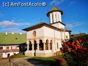 [P67] M&acirc;năstirea Govora » foto by crismis
 - 
<span class="allrVoted glyphicon glyphicon-heart hidden" id="av1277852"></span>
<a class="m-l-10 hidden" id="sv1277852" onclick="voting_Foto_DelVot(,1277852,3601)" role="button">șterge vot <span class="glyphicon glyphicon-remove"></span></a>
<a id="v91277852" class=" c-red"  onclick="voting_Foto_SetVot(1277852)" role="button"><span class="glyphicon glyphicon-heart-empty"></span> <b>LIKE</b> = Votează poza</a> <img class="hidden"  id="f1277852W9" src="/imagini/loader.gif" border="0" /><span class="AjErrMes hidden" id="e1277852ErM"></span>