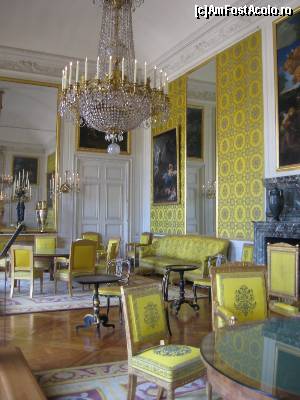 [P28] Salon în Trianon » foto by Michi
 - 
<span class="allrVoted glyphicon glyphicon-heart hidden" id="av513469"></span>
<a class="m-l-10 hidden" id="sv513469" onclick="voting_Foto_DelVot(,513469,3618)" role="button">șterge vot <span class="glyphicon glyphicon-remove"></span></a>
<a id="v9513469" class=" c-red"  onclick="voting_Foto_SetVot(513469)" role="button"><span class="glyphicon glyphicon-heart-empty"></span> <b>LIKE</b> = Votează poza</a> <img class="hidden"  id="f513469W9" src="/imagini/loader.gif" border="0" /><span class="AjErrMes hidden" id="e513469ErM"></span>