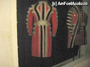 [P08] Costumele gărzilor reginei » foto by Michi
 - 
<span class="allrVoted glyphicon glyphicon-heart hidden" id="av513669"></span>
<a class="m-l-10 hidden" id="sv513669" onclick="voting_Foto_DelVot(,513669,3618)" role="button">șterge vot <span class="glyphicon glyphicon-remove"></span></a>
<a id="v9513669" class=" c-red"  onclick="voting_Foto_SetVot(513669)" role="button"><span class="glyphicon glyphicon-heart-empty"></span> <b>LIKE</b> = Votează poza</a> <img class="hidden"  id="f513669W9" src="/imagini/loader.gif" border="0" /><span class="AjErrMes hidden" id="e513669ErM"></span>