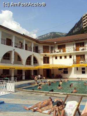 [P02] Piscina de la Sara's Sons Hostel.  » foto by Carmen Ion
 - 
<span class="allrVoted glyphicon glyphicon-heart hidden" id="av769553"></span>
<a class="m-l-10 hidden" id="sv769553" onclick="voting_Foto_DelVot(,769553,3645)" role="button">șterge vot <span class="glyphicon glyphicon-remove"></span></a>
<a id="v9769553" class=" c-red"  onclick="voting_Foto_SetVot(769553)" role="button"><span class="glyphicon glyphicon-heart-empty"></span> <b>LIKE</b> = Votează poza</a> <img class="hidden"  id="f769553W9" src="/imagini/loader.gif" border="0" /><span class="AjErrMes hidden" id="e769553ErM"></span>