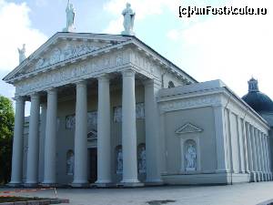 P01 [MAY-2014] Catedrala, simbolul orasului Vilnius! 