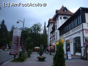 [P10] În apropierea parcului Dimitrie Ghica se află hotelul Rina Cerbul (în imagine); peste drum se află un hotel mai mare - este vorba despre Rina Sinaia.  » foto by Floryn81
 - 
<span class="allrVoted glyphicon glyphicon-heart hidden" id="av798313"></span>
<a class="m-l-10 hidden" id="sv798313" onclick="voting_Foto_DelVot(,798313,3677)" role="button">șterge vot <span class="glyphicon glyphicon-remove"></span></a>
<a id="v9798313" class=" c-red"  onclick="voting_Foto_SetVot(798313)" role="button"><span class="glyphicon glyphicon-heart-empty"></span> <b>LIKE</b> = Votează poza</a> <img class="hidden"  id="f798313W9" src="/imagini/loader.gif" border="0" /><span class="AjErrMes hidden" id="e798313ErM"></span>