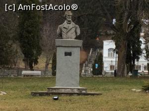 [P27] Prin Sinaia- Parcul Dimitrie Ghica- Bustul lui Nicolae Balcescu » foto by mishu
 - 
<span class="allrVoted glyphicon glyphicon-heart hidden" id="av733220"></span>
<a class="m-l-10 hidden" id="sv733220" onclick="voting_Foto_DelVot(,733220,3677)" role="button">șterge vot <span class="glyphicon glyphicon-remove"></span></a>
<a id="v9733220" class=" c-red"  onclick="voting_Foto_SetVot(733220)" role="button"><span class="glyphicon glyphicon-heart-empty"></span> <b>LIKE</b> = Votează poza</a> <img class="hidden"  id="f733220W9" src="/imagini/loader.gif" border="0" /><span class="AjErrMes hidden" id="e733220ErM"></span>