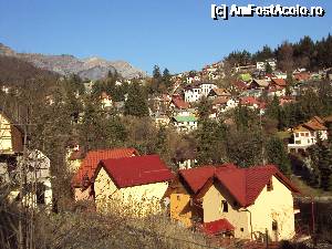 [P01] O parte din cartierul Furnica văzut de pe strada Th. Aman. Avea dreptate Caragiale când asemăna Sinaia cu un 'stomac'. » foto by Carmen Ion
 - 
<span class="allrVoted glyphicon glyphicon-heart hidden" id="av694437"></span>
<a class="m-l-10 hidden" id="sv694437" onclick="voting_Foto_DelVot(,694437,3677)" role="button">șterge vot <span class="glyphicon glyphicon-remove"></span></a>
<a id="v9694437" class=" c-red"  onclick="voting_Foto_SetVot(694437)" role="button"><span class="glyphicon glyphicon-heart-empty"></span> <b>LIKE</b> = Votează poza</a> <img class="hidden"  id="f694437W9" src="/imagini/loader.gif" border="0" /><span class="AjErrMes hidden" id="e694437ErM"></span>