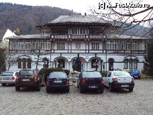 [P16] Impunătoarea Casă Slătineanu (Vila Salamandra), unde îşi are acum sediul sucursala BCR din Sinaia.  » foto by Carmen Ion
 - 
<span class="allrVoted glyphicon glyphicon-heart hidden" id="av694452"></span>
<a class="m-l-10 hidden" id="sv694452" onclick="voting_Foto_DelVot(,694452,3677)" role="button">șterge vot <span class="glyphicon glyphicon-remove"></span></a>
<a id="v9694452" class=" c-red"  onclick="voting_Foto_SetVot(694452)" role="button"><span class="glyphicon glyphicon-heart-empty"></span> <b>LIKE</b> = Votează poza</a> <img class="hidden"  id="f694452W9" src="/imagini/loader.gif" border="0" /><span class="AjErrMes hidden" id="e694452ErM"></span>