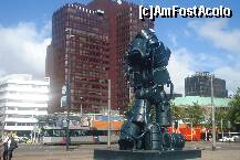 [P13] Ce se poate realiza din niste butoaie asezate la o intersectie din Rotterdam » foto by ileanaxperta*
 - 
<span class="allrVoted glyphicon glyphicon-heart hidden" id="av171748"></span>
<a class="m-l-10 hidden" id="sv171748" onclick="voting_Foto_DelVot(,171748,3679)" role="button">șterge vot <span class="glyphicon glyphicon-remove"></span></a>
<a id="v9171748" class=" c-red"  onclick="voting_Foto_SetVot(171748)" role="button"><span class="glyphicon glyphicon-heart-empty"></span> <b>LIKE</b> = Votează poza</a> <img class="hidden"  id="f171748W9" src="/imagini/loader.gif" border="0" /><span class="AjErrMes hidden" id="e171748ErM"></span>