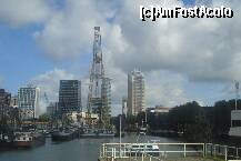 [P18] Vedere din port cu cateva cladiri de zgarie-nori din Rotterdam » foto by ileanaxperta*
 - 
<span class="allrVoted glyphicon glyphicon-heart hidden" id="av171753"></span>
<a class="m-l-10 hidden" id="sv171753" onclick="voting_Foto_DelVot(,171753,3679)" role="button">șterge vot <span class="glyphicon glyphicon-remove"></span></a>
<a id="v9171753" class=" c-red"  onclick="voting_Foto_SetVot(171753)" role="button"><span class="glyphicon glyphicon-heart-empty"></span> <b>LIKE</b> = Votează poza</a> <img class="hidden"  id="f171753W9" src="/imagini/loader.gif" border="0" /><span class="AjErrMes hidden" id="e171753ErM"></span>