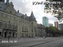 [P19] Primăria. În dreapta, turnul verzui este World Trade Center-ul Rotterdamului » foto by Costi
 - 
<span class="allrVoted glyphicon glyphicon-heart hidden" id="av23789"></span>
<a class="m-l-10 hidden" id="sv23789" onclick="voting_Foto_DelVot(,23789,3679)" role="button">șterge vot <span class="glyphicon glyphicon-remove"></span></a>
<a id="v923789" class=" c-red"  onclick="voting_Foto_SetVot(23789)" role="button"><span class="glyphicon glyphicon-heart-empty"></span> <b>LIKE</b> = Votează poza</a> <img class="hidden"  id="f23789W9" src="/imagini/loader.gif" border="0" /><span class="AjErrMes hidden" id="e23789ErM"></span>