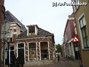 [P12] Strada ce duce spre Grote Kerk in zona veche » foto by mireille
 - 
<span class="allrVoted glyphicon glyphicon-heart hidden" id="av480437"></span>
<a class="m-l-10 hidden" id="sv480437" onclick="voting_Foto_DelVot(,480437,3710)" role="button">șterge vot <span class="glyphicon glyphicon-remove"></span></a>
<a id="v9480437" class=" c-red"  onclick="voting_Foto_SetVot(480437)" role="button"><span class="glyphicon glyphicon-heart-empty"></span> <b>LIKE</b> = Votează poza</a> <img class="hidden"  id="f480437W9" src="/imagini/loader.gif" border="0" /><span class="AjErrMes hidden" id="e480437ErM"></span>