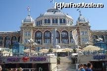 [P23] Faimosul Kurhaus din Scheveningen » foto by ileanaxperta*
 - 
<span class="allrVoted glyphicon glyphicon-heart hidden" id="av125459"></span>
<a class="m-l-10 hidden" id="sv125459" onclick="voting_Foto_DelVot(,125459,3710)" role="button">șterge vot <span class="glyphicon glyphicon-remove"></span></a>
<a id="v9125459" class=" c-red"  onclick="voting_Foto_SetVot(125459)" role="button"><span class="glyphicon glyphicon-heart-empty"></span> <b>LIKE</b> = Votează poza</a> <img class="hidden"  id="f125459W9" src="/imagini/loader.gif" border="0" /><span class="AjErrMes hidden" id="e125459ErM"></span>