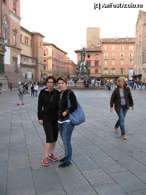 [P02] Piazza Nettuno. In spate Fontana del Nettuno, opera artistului flamand Jean Boulogne, cunoscut sub numele de Giambologna.  » foto by gettutza
 - 
<span class="allrVoted glyphicon glyphicon-heart hidden" id="av394247"></span>
<a class="m-l-10 hidden" id="sv394247" onclick="voting_Foto_DelVot(,394247,3721)" role="button">șterge vot <span class="glyphicon glyphicon-remove"></span></a>
<a id="v9394247" class=" c-red"  onclick="voting_Foto_SetVot(394247)" role="button"><span class="glyphicon glyphicon-heart-empty"></span> <b>LIKE</b> = Votează poza</a> <img class="hidden"  id="f394247W9" src="/imagini/loader.gif" border="0" /><span class="AjErrMes hidden" id="e394247ErM"></span>