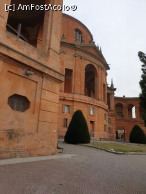 [P32] Basilica di San Luca » foto by robert
 - 
<span class="allrVoted glyphicon glyphicon-heart hidden" id="av1061686"></span>
<a class="m-l-10 hidden" id="sv1061686" onclick="voting_Foto_DelVot(,1061686,3721)" role="button">șterge vot <span class="glyphicon glyphicon-remove"></span></a>
<a id="v91061686" class=" c-red"  onclick="voting_Foto_SetVot(1061686)" role="button"><span class="glyphicon glyphicon-heart-empty"></span> <b>LIKE</b> = Votează poza</a> <img class="hidden"  id="f1061686W9" src="/imagini/loader.gif" border="0" /><span class="AjErrMes hidden" id="e1061686ErM"></span>