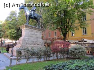 [P06] Și statuia lui Garibaldi, în fața aceluiași hotel » foto by crismis
 - 
<span class="allrVoted glyphicon glyphicon-heart hidden" id="av820784"></span>
<a class="m-l-10 hidden" id="sv820784" onclick="voting_Foto_DelVot(,820784,3721)" role="button">șterge vot <span class="glyphicon glyphicon-remove"></span></a>
<a id="v9820784" class=" c-red"  onclick="voting_Foto_SetVot(820784)" role="button"><span class="glyphicon glyphicon-heart-empty"></span> <b>LIKE</b> = Votează poza</a> <img class="hidden"  id="f820784W9" src="/imagini/loader.gif" border="0" /><span class="AjErrMes hidden" id="e820784ErM"></span>