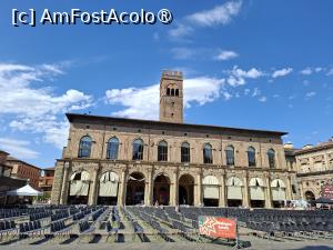 [P17] Palazzo Re Enzo » foto by Carmen Ion
 - 
<span class="allrVoted glyphicon glyphicon-heart hidden" id="av1537860"></span>
<a class="m-l-10 hidden" id="sv1537860" onclick="voting_Foto_DelVot(,1537860,3721)" role="button">șterge vot <span class="glyphicon glyphicon-remove"></span></a>
<a id="v91537860" class=" c-red"  onclick="voting_Foto_SetVot(1537860)" role="button"><span class="glyphicon glyphicon-heart-empty"></span> <b>LIKE</b> = Votează poza</a> <img class="hidden"  id="f1537860W9" src="/imagini/loader.gif" border="0" /><span class="AjErrMes hidden" id="e1537860ErM"></span>