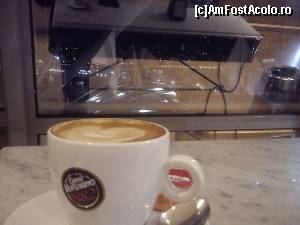 [P12] Eataly Genova-o cafea extrem de buna » foto by GabrielaG
 - 
<span class="allrVoted glyphicon glyphicon-heart hidden" id="av585159"></span>
<a class="m-l-10 hidden" id="sv585159" onclick="voting_Foto_DelVot(,585159,3723)" role="button">șterge vot <span class="glyphicon glyphicon-remove"></span></a>
<a id="v9585159" class=" c-red"  onclick="voting_Foto_SetVot(585159)" role="button"><span class="glyphicon glyphicon-heart-empty"></span> <b>LIKE</b> = Votează poza</a> <img class="hidden"  id="f585159W9" src="/imagini/loader.gif" border="0" /><span class="AjErrMes hidden" id="e585159ErM"></span>