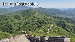 [P26] Cu o panta uimitoare care ajunge pana la 80 de grade, dupa o urcare obositoare, am fost intampinati de o panorama magnifica in care intreaga intindere a Marelui Zid Mutianyu s-a desfasurat sub picioarele noastre. » foto by geani anto
 - 
<span class="allrVoted glyphicon glyphicon-heart hidden" id="av1488458"></span>
<a class="m-l-10 hidden" id="sv1488458" onclick="voting_Foto_DelVot(,1488458,3730)" role="button">șterge vot <span class="glyphicon glyphicon-remove"></span></a>
<a id="v91488458" class=" c-red"  onclick="voting_Foto_SetVot(1488458)" role="button"><span class="glyphicon glyphicon-heart-empty"></span> <b>LIKE</b> = Votează poza</a> <img class="hidden"  id="f1488458W9" src="/imagini/loader.gif" border="0" /><span class="AjErrMes hidden" id="e1488458ErM"></span>