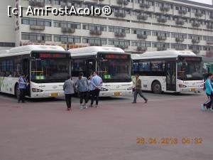 [P02] Xi'an, Autobuzele spre Războinicii de Teracotă ne așteaptă » foto by mprofeanu
 - 
<span class="allrVoted glyphicon glyphicon-heart hidden" id="av813618"></span>
<a class="m-l-10 hidden" id="sv813618" onclick="voting_Foto_DelVot(,813618,3731)" role="button">șterge vot <span class="glyphicon glyphicon-remove"></span></a>
<a id="v9813618" class=" c-red"  onclick="voting_Foto_SetVot(813618)" role="button"><span class="glyphicon glyphicon-heart-empty"></span> <b>LIKE</b> = Votează poza</a> <img class="hidden"  id="f813618W9" src="/imagini/loader.gif" border="0" /><span class="AjErrMes hidden" id="e813618ErM"></span>