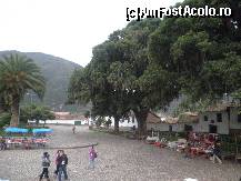 [P24] in piata centrala din Andahuaylillas, pe partea stanga localnice oferind marfa turistilor » foto by grecudoina
 - 
<span class="allrVoted glyphicon glyphicon-heart hidden" id="av399595"></span>
<a class="m-l-10 hidden" id="sv399595" onclick="voting_Foto_DelVot(,399595,3739)" role="button">șterge vot <span class="glyphicon glyphicon-remove"></span></a>
<a id="v9399595" class=" c-red"  onclick="voting_Foto_SetVot(399595)" role="button"><span class="glyphicon glyphicon-heart-empty"></span> <b>LIKE</b> = Votează poza</a> <img class="hidden"  id="f399595W9" src="/imagini/loader.gif" border="0" /><span class="AjErrMes hidden" id="e399595ErM"></span>
