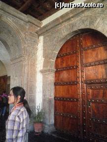 [P19] poarta, vechea intrare in biserica » foto by grecudoina
 - 
<span class="allrVoted glyphicon glyphicon-heart hidden" id="av399691"></span>
<a class="m-l-10 hidden" id="sv399691" onclick="voting_Foto_DelVot(,399691,3739)" role="button">șterge vot <span class="glyphicon glyphicon-remove"></span></a>
<a id="v9399691" class=" c-red"  onclick="voting_Foto_SetVot(399691)" role="button"><span class="glyphicon glyphicon-heart-empty"></span> <b>LIKE</b> = Votează poza</a> <img class="hidden"  id="f399691W9" src="/imagini/loader.gif" border="0" /><span class="AjErrMes hidden" id="e399691ErM"></span>