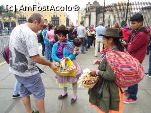 [P01] Vanzatoare de frunze de coca in Lima » foto by buterfly*
 - 
<span class="allrVoted glyphicon glyphicon-heart hidden" id="av810828"></span>
<a class="m-l-10 hidden" id="sv810828" onclick="voting_Foto_DelVot(,810828,3739)" role="button">șterge vot <span class="glyphicon glyphicon-remove"></span></a>
<a id="v9810828" class=" c-red"  onclick="voting_Foto_SetVot(810828)" role="button"><span class="glyphicon glyphicon-heart-empty"></span> <b>LIKE</b> = Votează poza</a> <img class="hidden"  id="f810828W9" src="/imagini/loader.gif" border="0" /><span class="AjErrMes hidden" id="e810828ErM"></span>