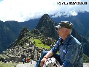 [P02] Machu Picchu (însemnând 'vechiul pisc' în limba Quechua) unul dintre cele mai frumoase și enigmatice locuri străvechi din lume. 
Chiar dacă nu este singurul punct de atracţie pentru cei ce sunt interesaţi de civilizaţia inka, este indubitabil un simbol al acesteia.  » foto by LiviuL
 - 
<span class="allrVoted glyphicon glyphicon-heart hidden" id="av693791"></span>
<a class="m-l-10 hidden" id="sv693791" onclick="voting_Foto_DelVot(,693791,3739)" role="button">șterge vot <span class="glyphicon glyphicon-remove"></span></a>
<a id="v9693791" class=" c-red"  onclick="voting_Foto_SetVot(693791)" role="button"><span class="glyphicon glyphicon-heart-empty"></span> <b>LIKE</b> = Votează poza</a> <img class="hidden"  id="f693791W9" src="/imagini/loader.gif" border="0" /><span class="AjErrMes hidden" id="e693791ErM"></span>