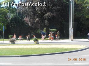 [P19] Platoul Heysel - Copilași însoțiți, veniți în grup în parc.  » foto by iulianic
 - 
<span class="allrVoted glyphicon glyphicon-heart hidden" id="av891433"></span>
<a class="m-l-10 hidden" id="sv891433" onclick="voting_Foto_DelVot(,891433,3768)" role="button">șterge vot <span class="glyphicon glyphicon-remove"></span></a>
<a id="v9891433" class=" c-red"  onclick="voting_Foto_SetVot(891433)" role="button"><span class="glyphicon glyphicon-heart-empty"></span> <b>LIKE</b> = Votează poza</a> <img class="hidden"  id="f891433W9" src="/imagini/loader.gif" border="0" /><span class="AjErrMes hidden" id="e891433ErM"></span>