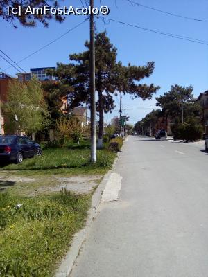 [P04] Eforie Nord, pe Strada Dorobanți cu vedere spre mare, cu puțina bunăvoință, în plan îndepartat se poate vedea Hotel Delfin,  » foto by danaeldreny*
 - 
<span class="allrVoted glyphicon glyphicon-heart hidden" id="av857945"></span>
<a class="m-l-10 hidden" id="sv857945" onclick="voting_Foto_DelVot(,857945,3771)" role="button">șterge vot <span class="glyphicon glyphicon-remove"></span></a>
<a id="v9857945" class=" c-red"  onclick="voting_Foto_SetVot(857945)" role="button"><span class="glyphicon glyphicon-heart-empty"></span> <b>LIKE</b> = Votează poza</a> <img class="hidden"  id="f857945W9" src="/imagini/loader.gif" border="0" /><span class="AjErrMes hidden" id="e857945ErM"></span>