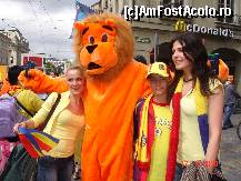 [P10] suporteri români şi mascotă olandeză » foto by marocanu21
 - 
<span class="allrVoted glyphicon glyphicon-heart hidden" id="av428059"></span>
<a class="m-l-10 hidden" id="sv428059" onclick="voting_Foto_DelVot(,428059,3785)" role="button">șterge vot <span class="glyphicon glyphicon-remove"></span></a>
<a id="v9428059" class=" c-red"  onclick="voting_Foto_SetVot(428059)" role="button"><span class="glyphicon glyphicon-heart-empty"></span> <b>LIKE</b> = Votează poza</a> <img class="hidden"  id="f428059W9" src="/imagini/loader.gif" border="0" /><span class="AjErrMes hidden" id="e428059ErM"></span>