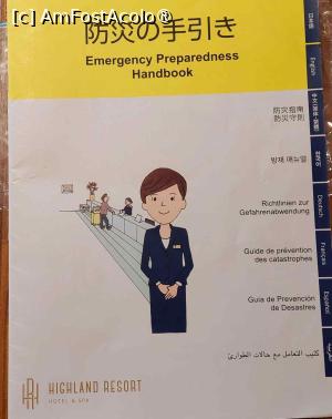 [P15] Astfel de manuale sunt nelipsite din camerele de hotel din Japonia » foto by BOGDAN DSN
 - 
<span class="allrVoted glyphicon glyphicon-heart hidden" id="av1470216"></span>
<a class="m-l-10 hidden" id="sv1470216" onclick="voting_Foto_DelVot(,1470216,3821)" role="button">șterge vot <span class="glyphicon glyphicon-remove"></span></a>
<a id="v91470216" class=" c-red"  onclick="voting_Foto_SetVot(1470216)" role="button"><span class="glyphicon glyphicon-heart-empty"></span> <b>LIKE</b> = Votează poza</a> <img class="hidden"  id="f1470216W9" src="/imagini/loader.gif" border="0" /><span class="AjErrMes hidden" id="e1470216ErM"></span>