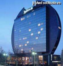 [P05] Radisson Hotel Blu, un hotel ciudat, care sfideaza curentii de aer » foto by dorgo
 - 
<span class="allrVoted glyphicon glyphicon-heart hidden" id="av159939"></span>
<a class="m-l-10 hidden" id="sv159939" onclick="voting_Foto_DelVot(,159939,3827)" role="button">șterge vot <span class="glyphicon glyphicon-remove"></span></a>
<a id="v9159939" class=" c-red"  onclick="voting_Foto_SetVot(159939)" role="button"><span class="glyphicon glyphicon-heart-empty"></span> <b>LIKE</b> = Votează poza</a> <img class="hidden"  id="f159939W9" src="/imagini/loader.gif" border="0" /><span class="AjErrMes hidden" id="e159939ErM"></span>