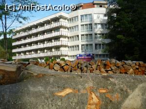 [P04] Hotel Codru Moma, aici sunt cazati pensionarii cu bilet dar mai nou se pot caza si alti turisti, mai demult nu se putea asa ceva, in urma cu multi ani am incercat si nu se putea.  » foto by Nicu
 - 
<span class="allrVoted glyphicon glyphicon-heart hidden" id="av1073171"></span>
<a class="m-l-10 hidden" id="sv1073171" onclick="voting_Foto_DelVot(,1073171,3841)" role="button">șterge vot <span class="glyphicon glyphicon-remove"></span></a>
<a id="v91073171" class=" c-red"  onclick="voting_Foto_SetVot(1073171)" role="button"><span class="glyphicon glyphicon-heart-empty"></span> <b>LIKE</b> = Votează poza</a> <img class="hidden"  id="f1073171W9" src="/imagini/loader.gif" border="0" /><span class="AjErrMes hidden" id="e1073171ErM"></span>