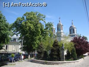 [P15] Peste drum de Casa Avramide am văzut Catedrala Episcopală ”Sfântul Ierarh Nicolae”, lăcaș de cult ce a fost construit în perioada 1862-1865.  » foto by Floryn81
 - 
<span class="allrVoted glyphicon glyphicon-heart hidden" id="av738217"></span>
<a class="m-l-10 hidden" id="sv738217" onclick="voting_Foto_DelVot(,738217,3854)" role="button">șterge vot <span class="glyphicon glyphicon-remove"></span></a>
<a id="v9738217" class=" c-red"  onclick="voting_Foto_SetVot(738217)" role="button"><span class="glyphicon glyphicon-heart-empty"></span> <b>LIKE</b> = Votează poza</a> <img class="hidden"  id="f738217W9" src="/imagini/loader.gif" border="0" /><span class="AjErrMes hidden" id="e738217ErM"></span>